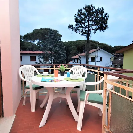 Apartman Lara *