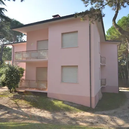 Lara Apartman *